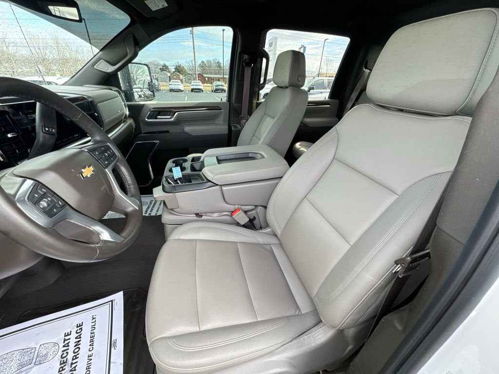 Used 2025 Chevrolet Silverado 2500 LT w/ Z71 Chrome Sport Edition AWD/4WD image 11