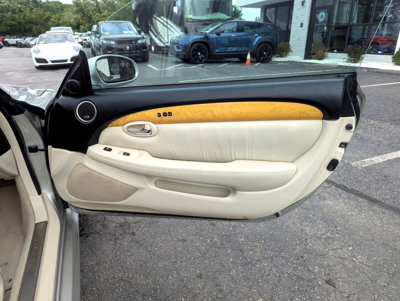 Used 2005 Lexus SC 430 Convertible image 28