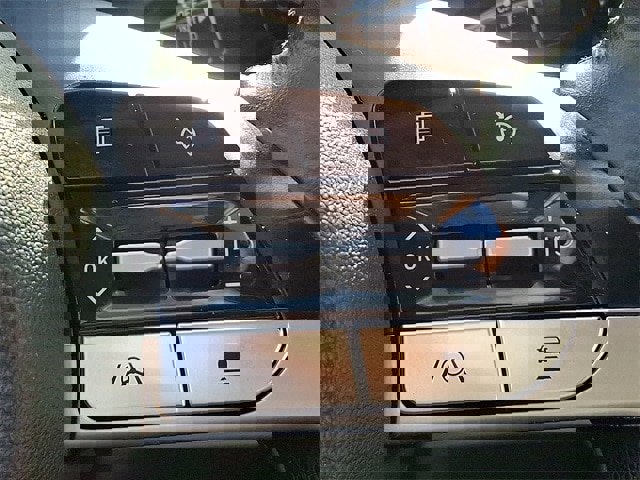 Certified 2022 Hyundai Elantra Limited w/ Cargo Package image 23