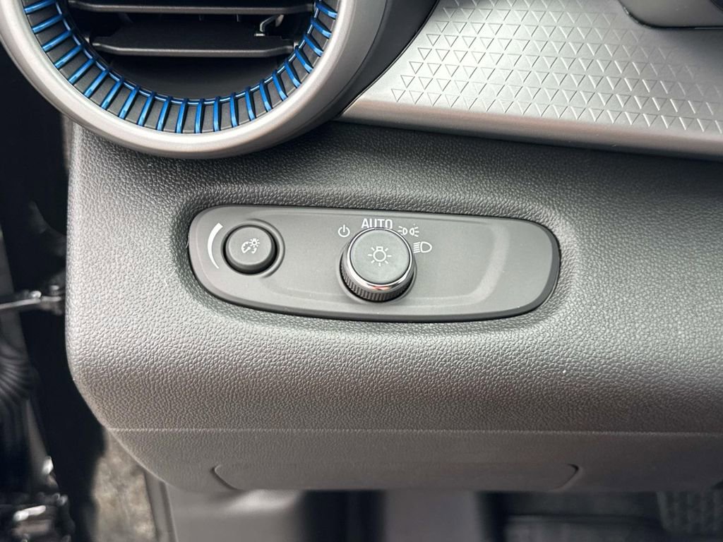 New 2026 Chevrolet Trax LS w/ LS Convenience Package image 20