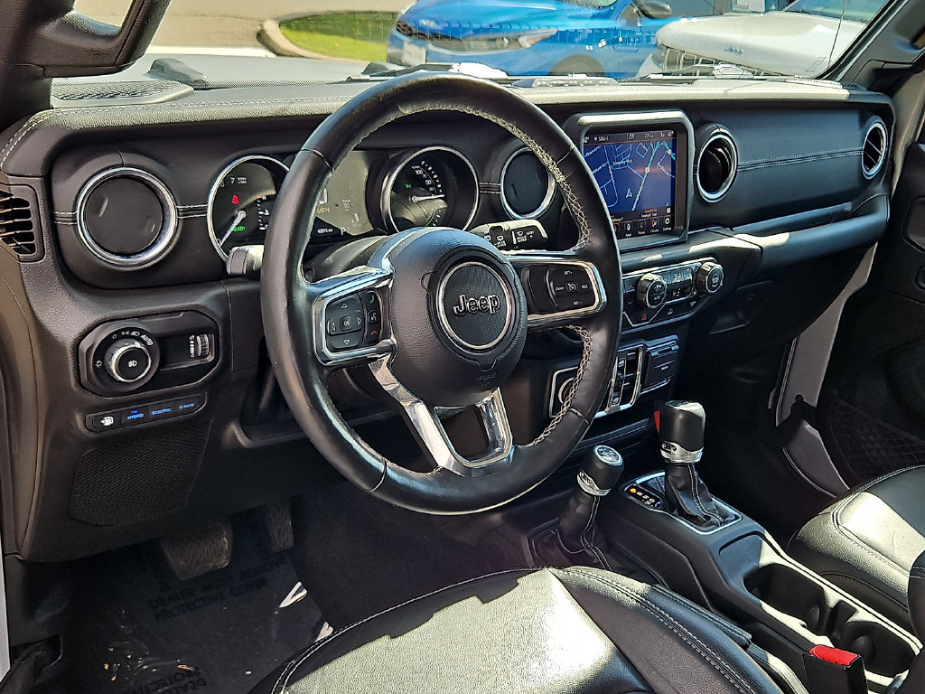 Used 2023 Jeep Wrangler Unlimited Sahara w/ Cold Weather Group AWD/4WD image 27