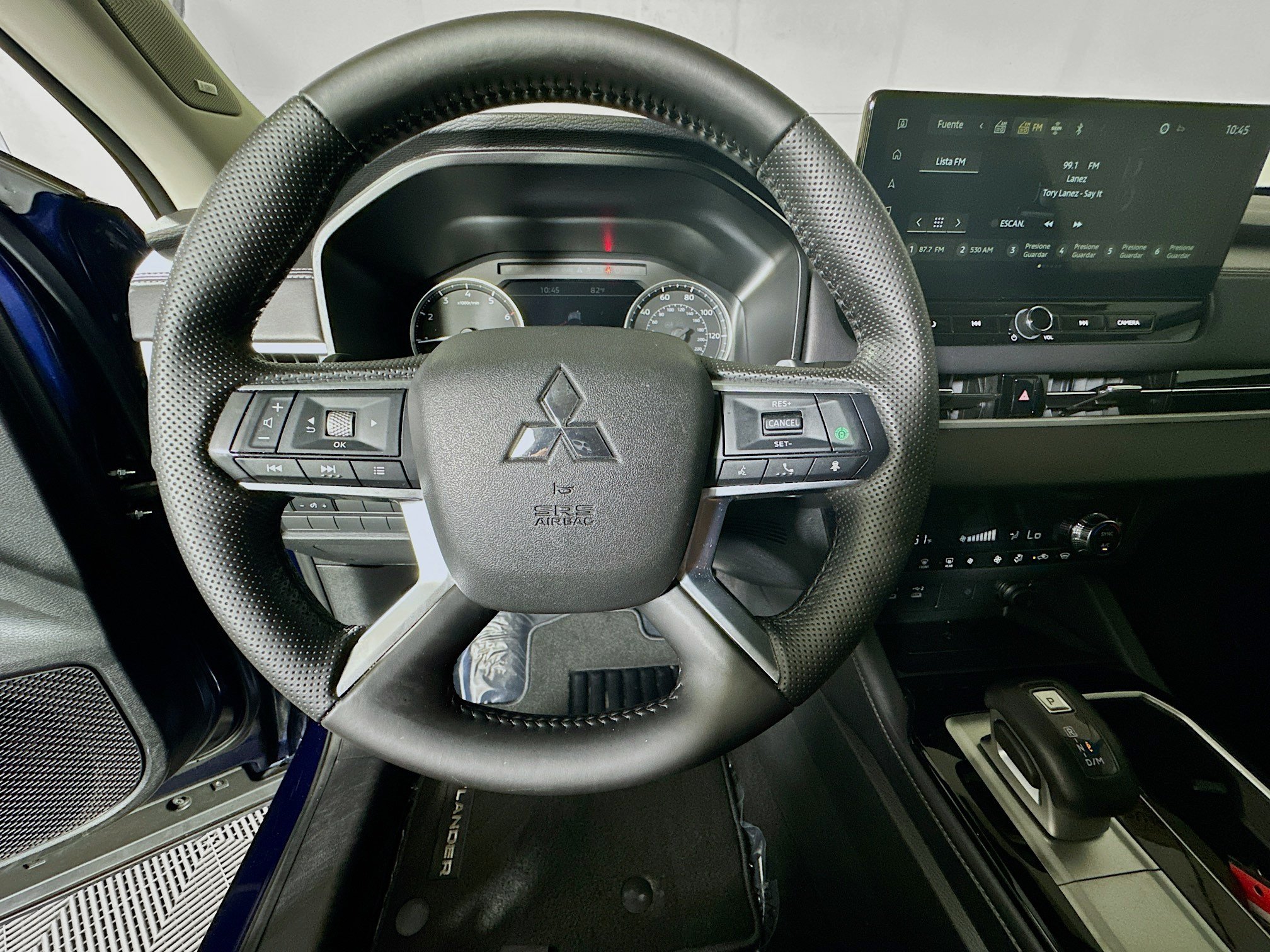 Used 2025 Mitsubishi Outlander SE AWD/4WD image 15