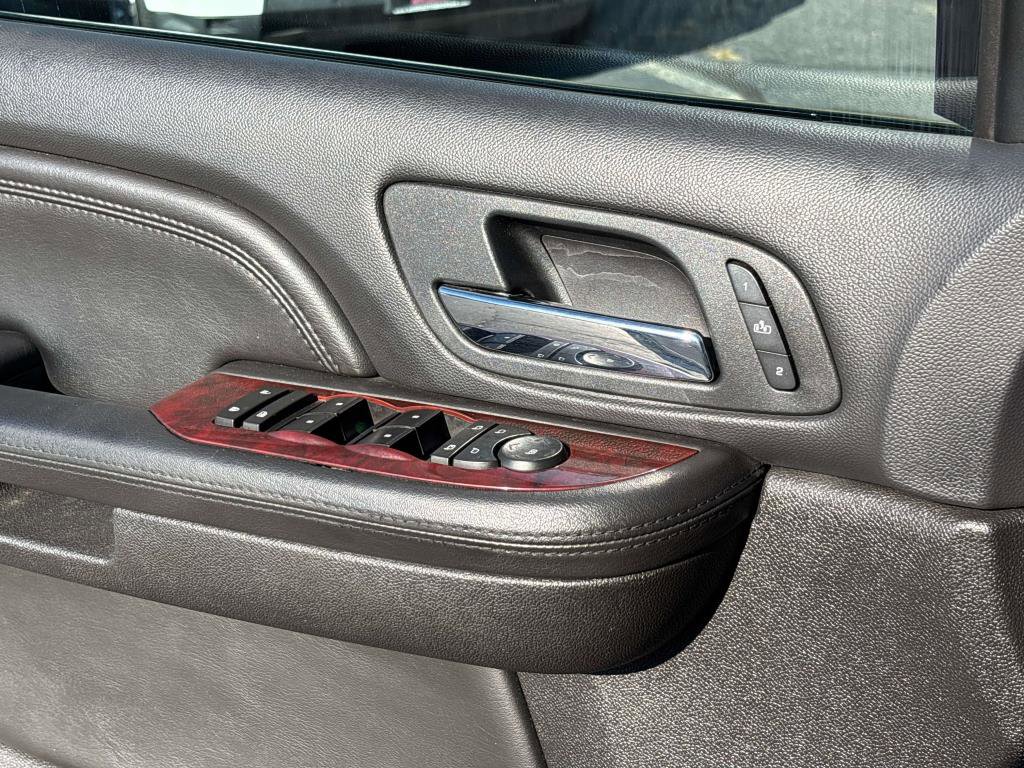 Used 2008 Cadillac Escalade AWD image 18