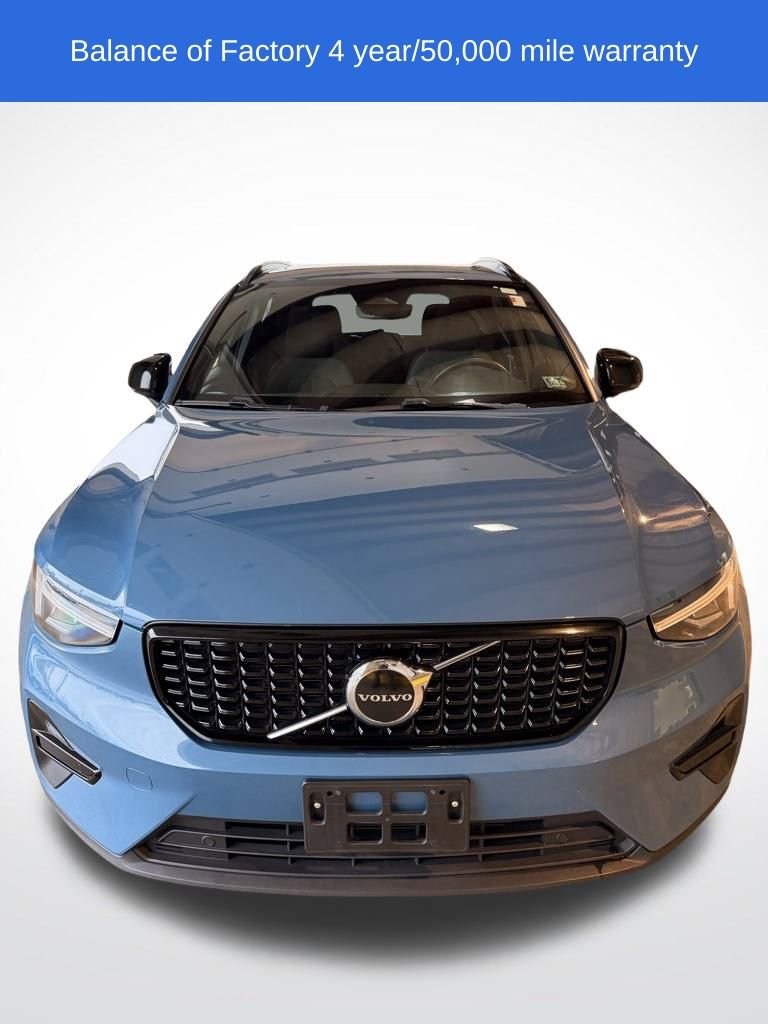 Used 2024 Volvo XC40 B5 Core image 8