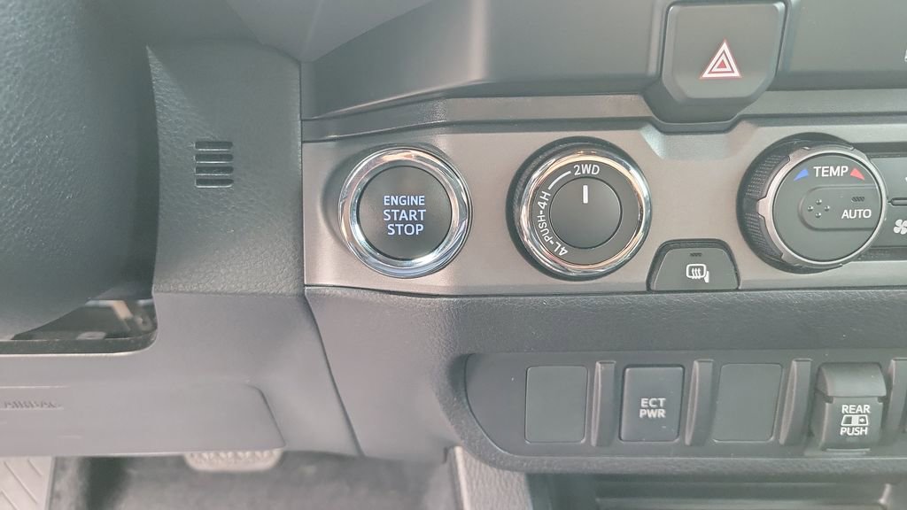 Used 2021 Toyota Tacoma TRD Off-Road image 27