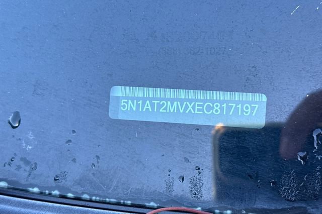 Used 2014 Nissan Rogue SL w/ SL Premium Package image 3