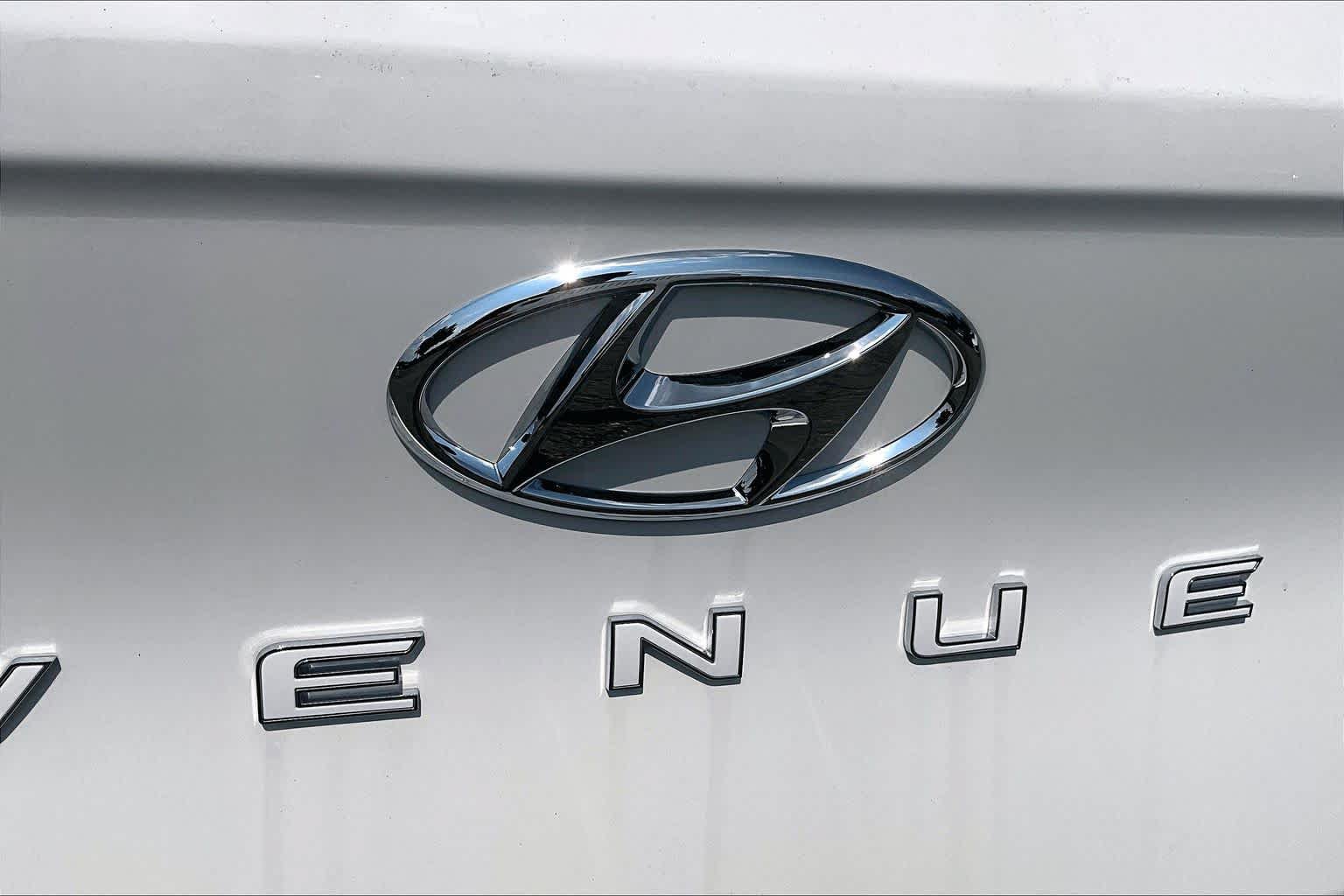 New 2026 Hyundai Venue SEL FWD image 8