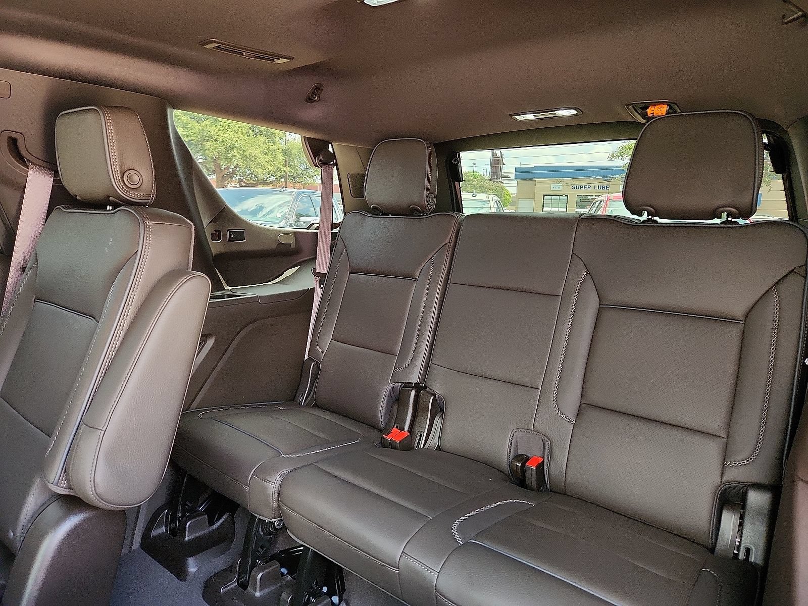 Used 2024 GMC Yukon Denali w/ Advanced Technology Package AWD/4WD image 10