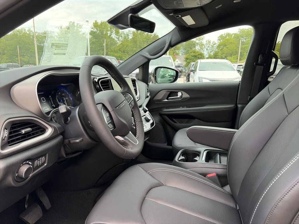 New 2027 Chrysler Pacifica LX FWD image 16