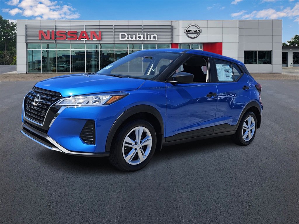 New 2025 Nissan Kicks Play S
