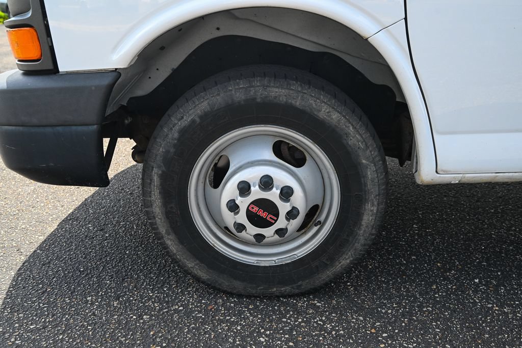 Used 2016 GMC Savana 3500 RWD image 11