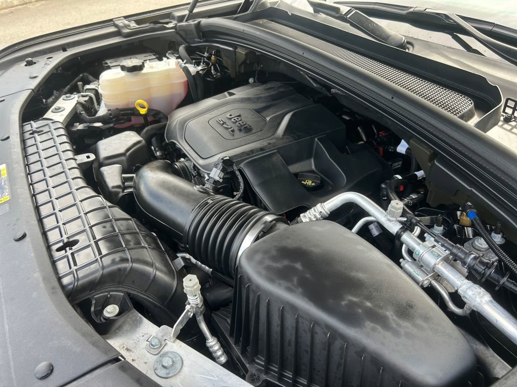 Used 2022 Jeep Grand Cherokee Overland w/ Adv Protech Group III image 30