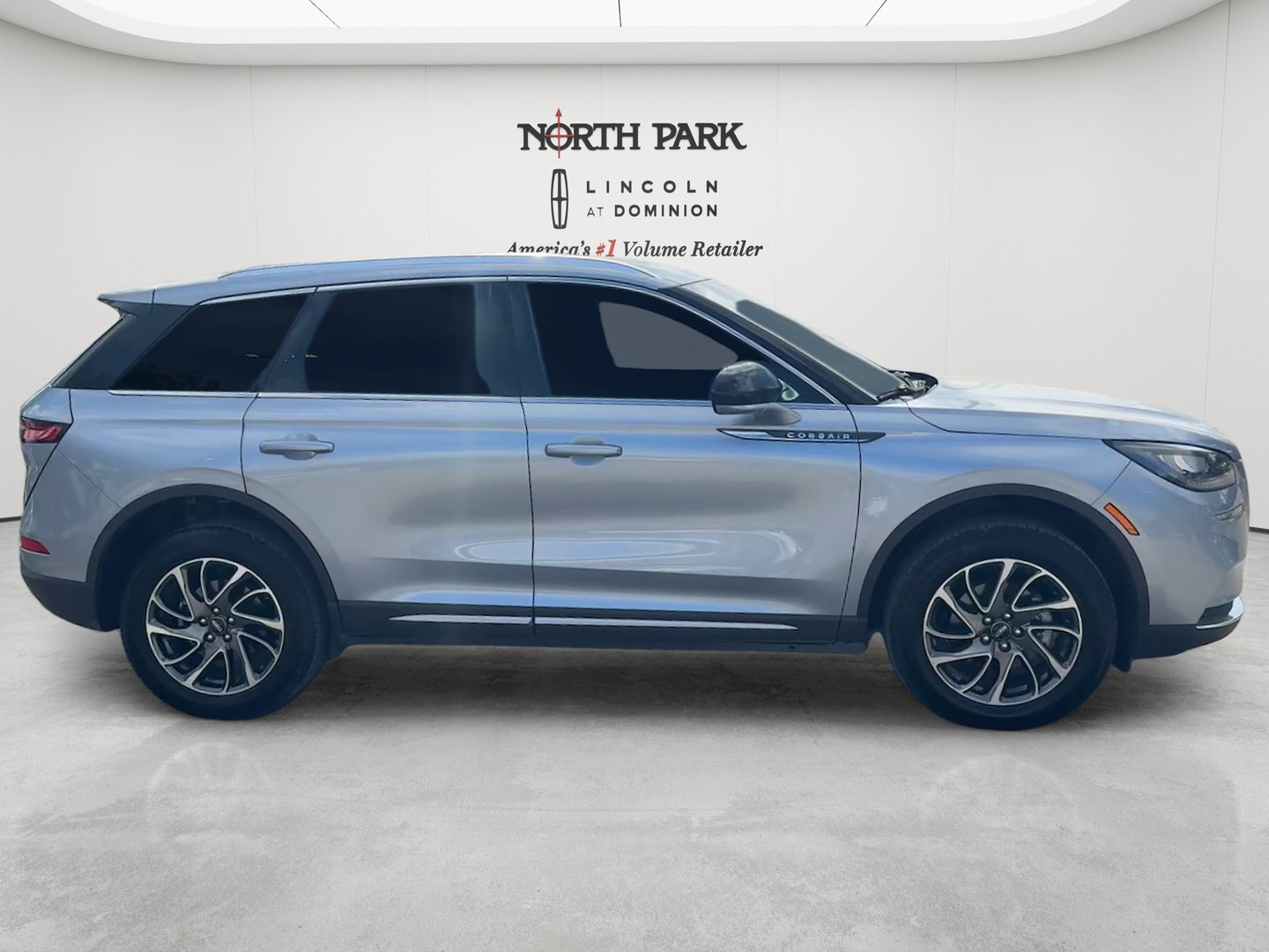 Used 2022 Lincoln Corsair FWD image 6