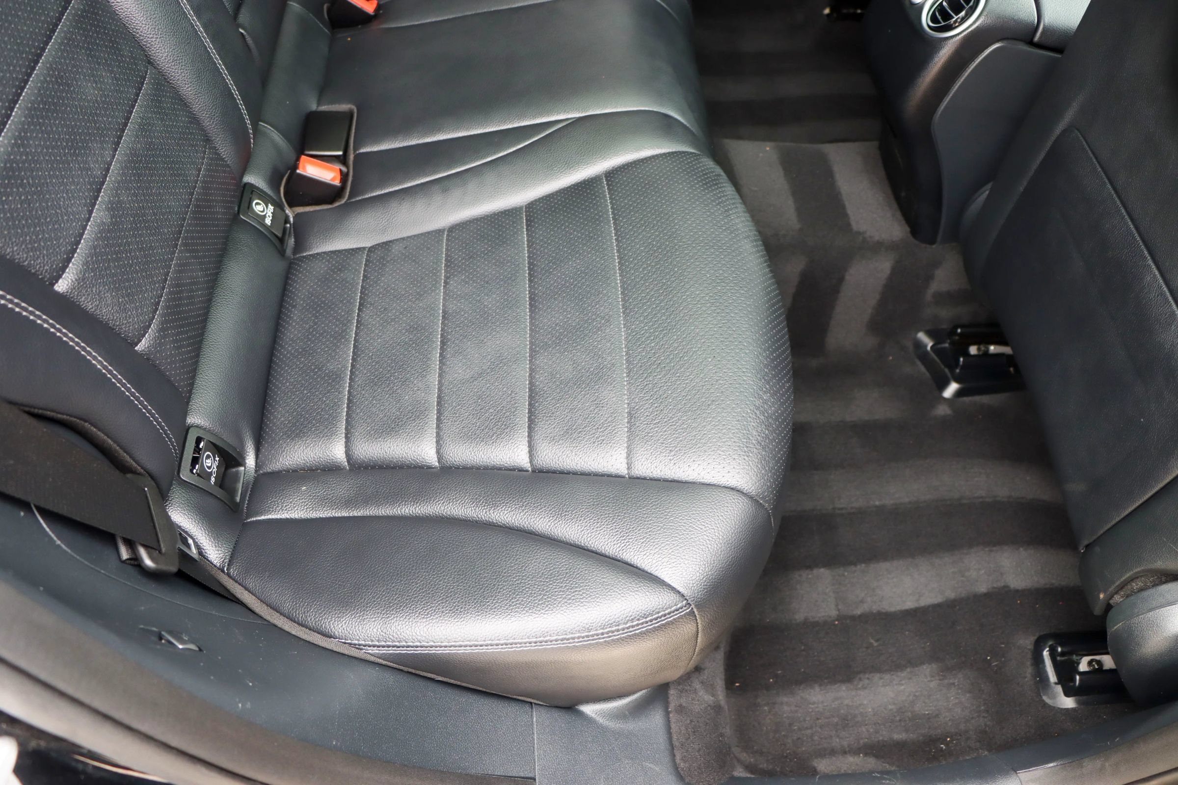 Used 2018 Mercedes-Benz GLC 300 w/ Multimedia Package image 20