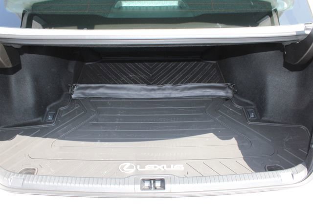 Certified 2026 Lexus IS 350 F Sport w/ Accessory Package Z1 RWD image 8