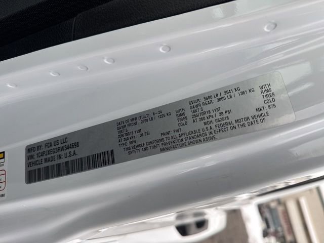 Used 2024 Jeep Wrangler Sahara image 32