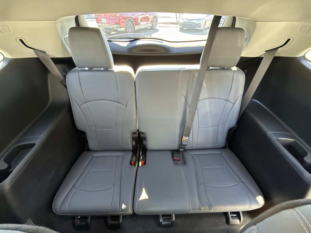 Used 2021 Buick Enclave Essence w/ Sport Touring Edition image 18