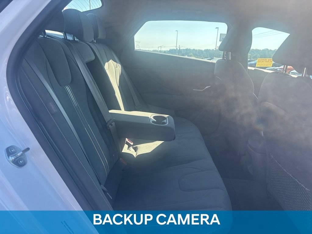 Used 2025 Hyundai Elantra SEL FWD image 14