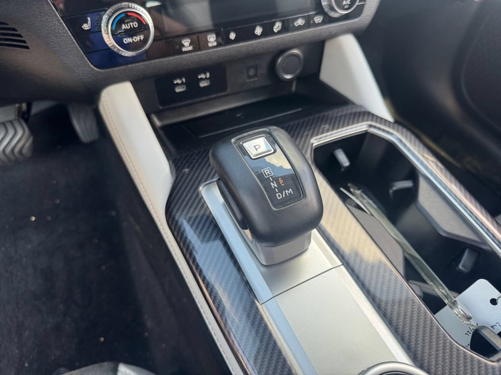 Used 2025 Mitsubishi Outlander AWD image 20