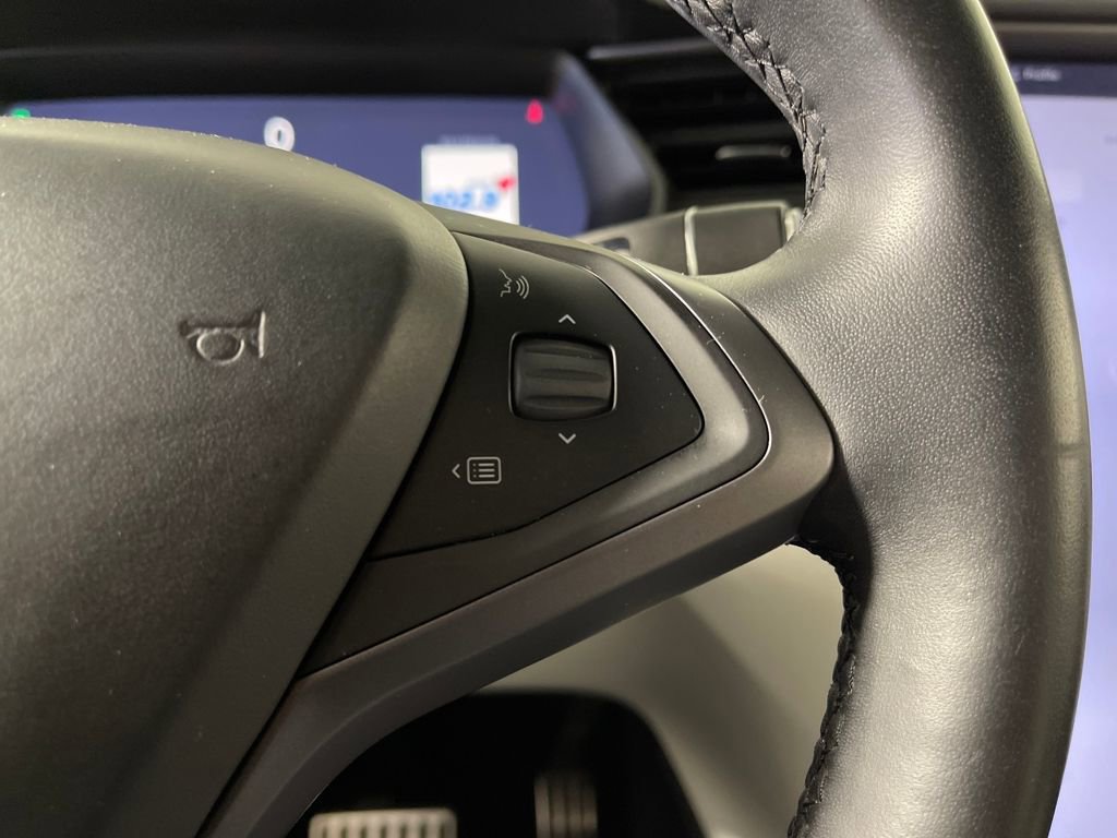 Used 2018 Tesla Model X 100D image 29