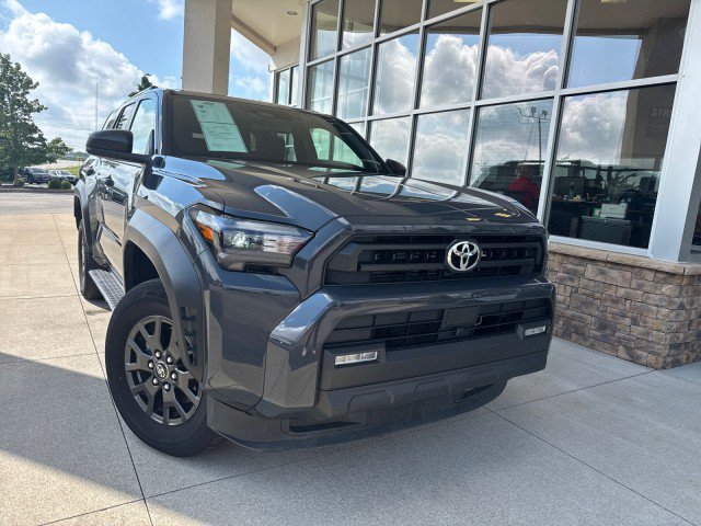 Used 2025 Toyota 4Runner SR5 AWD/4WD image 2