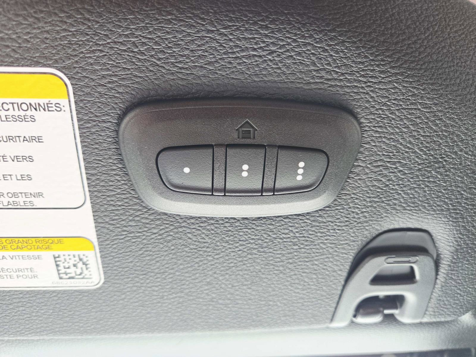 Used 2025 Jeep Wrangler Sahara w/ Safety Group image 39