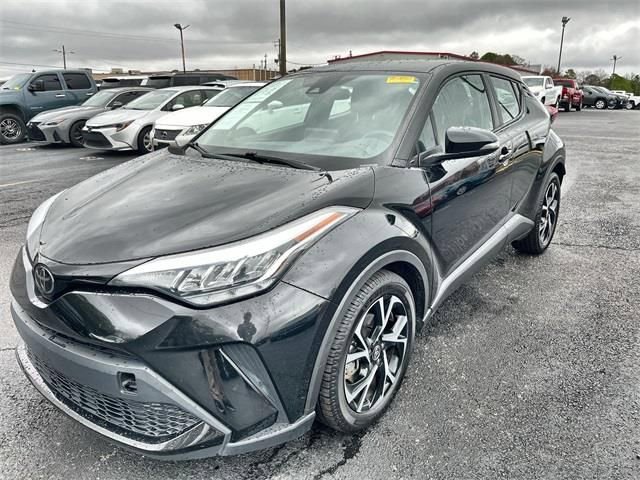 Used 2022 Toyota C-HR XLE image 13