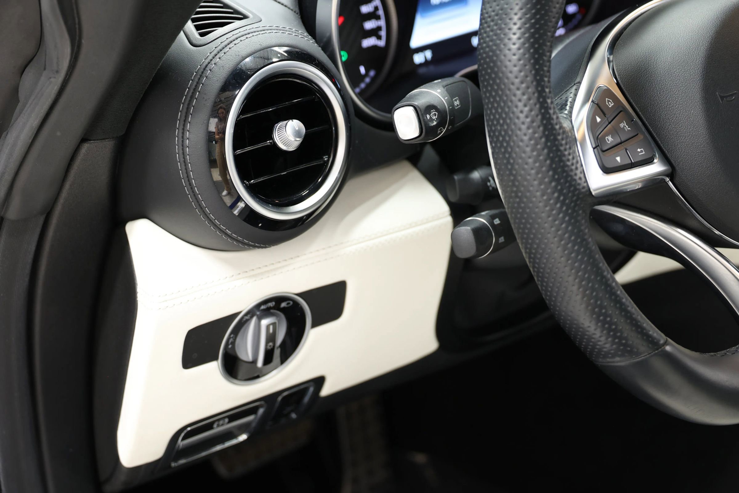 Used 2017 Mercedes-Benz AMG GT Coupe image 22