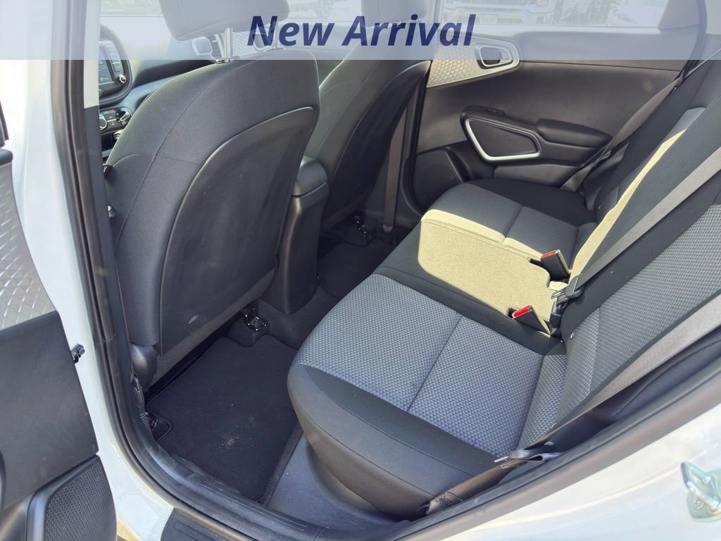 Used 2025 Kia Soul LX w/ LX Technology Package FWD image 7
