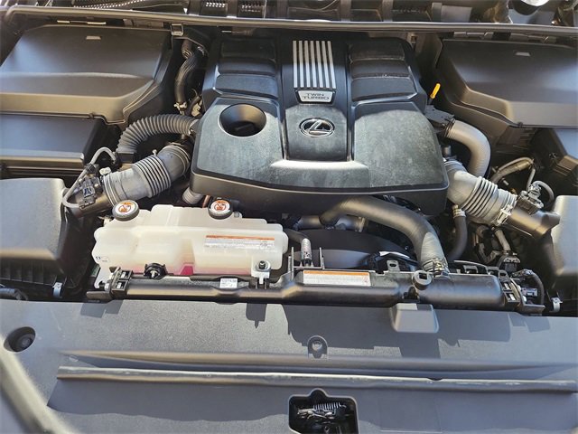 Used 2023 Lexus LX 600 4WD w/ Luxury Package image 31