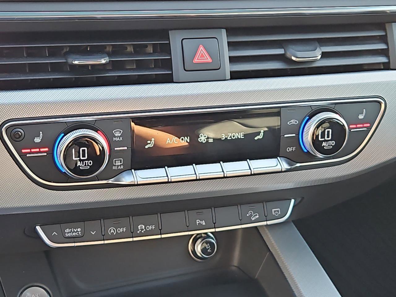 Used 2017 Audi A4 2.0T allroad Premium Plus w/ Technology Package image 26