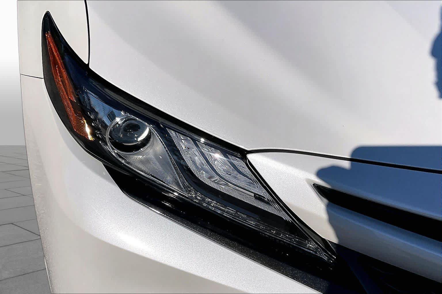 Used 2021 Toyota Camry XSE w/ Cold Weather Package FWD image 28