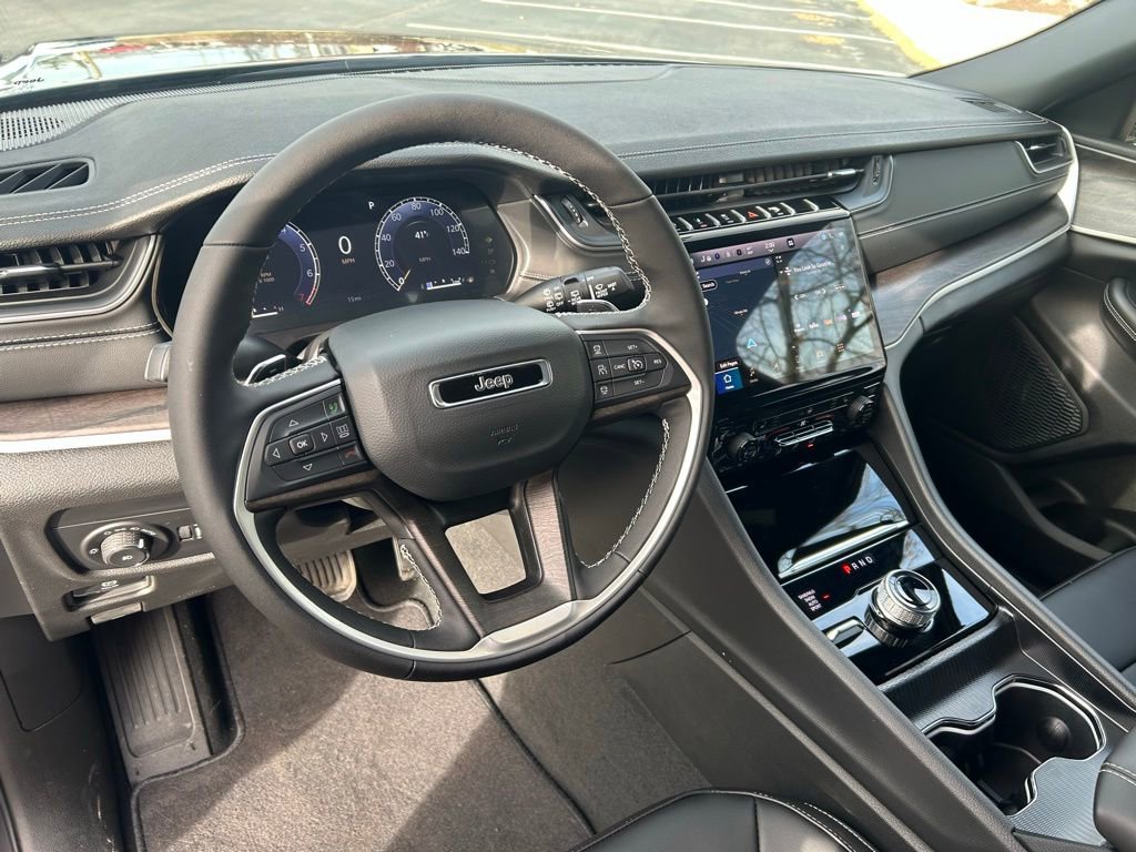 New 2025 Jeep Grand Cherokee Limited image 2