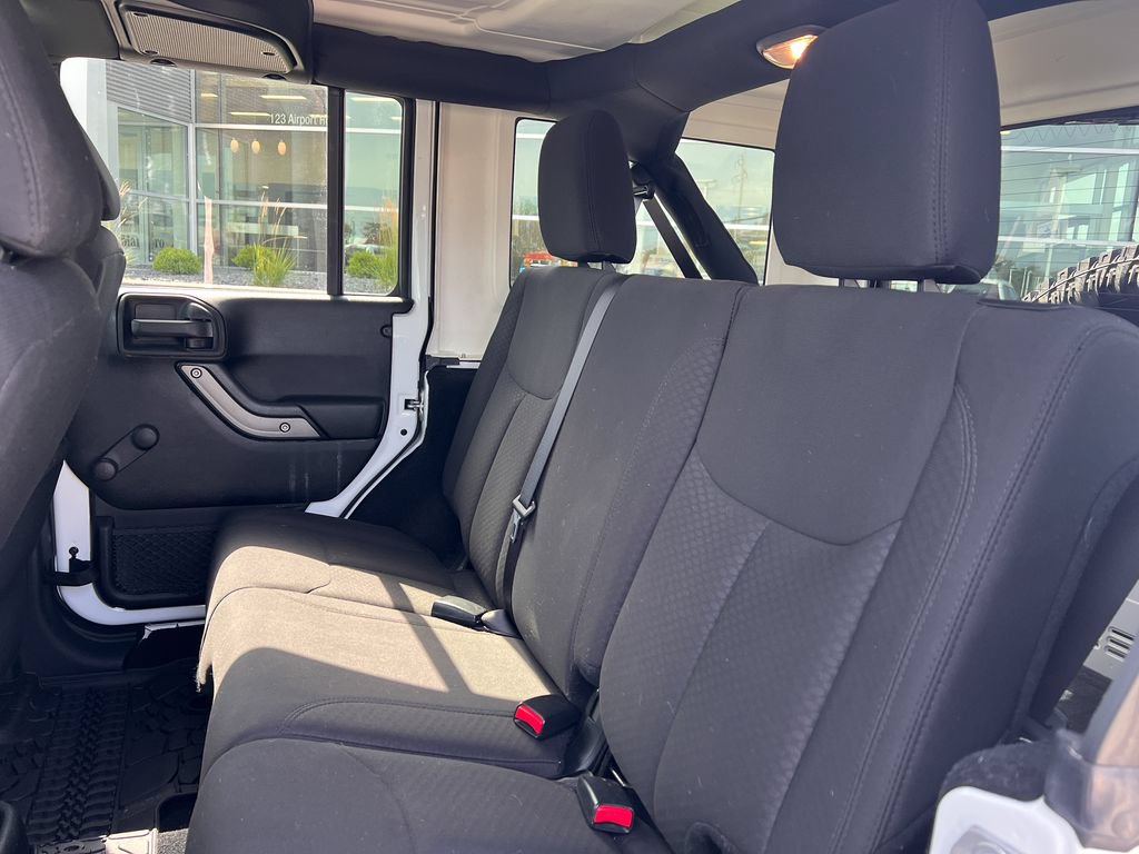 Used 2018 Jeep Wrangler Unlimited Sport w/ Connectivity Group AWD/4WD image 13