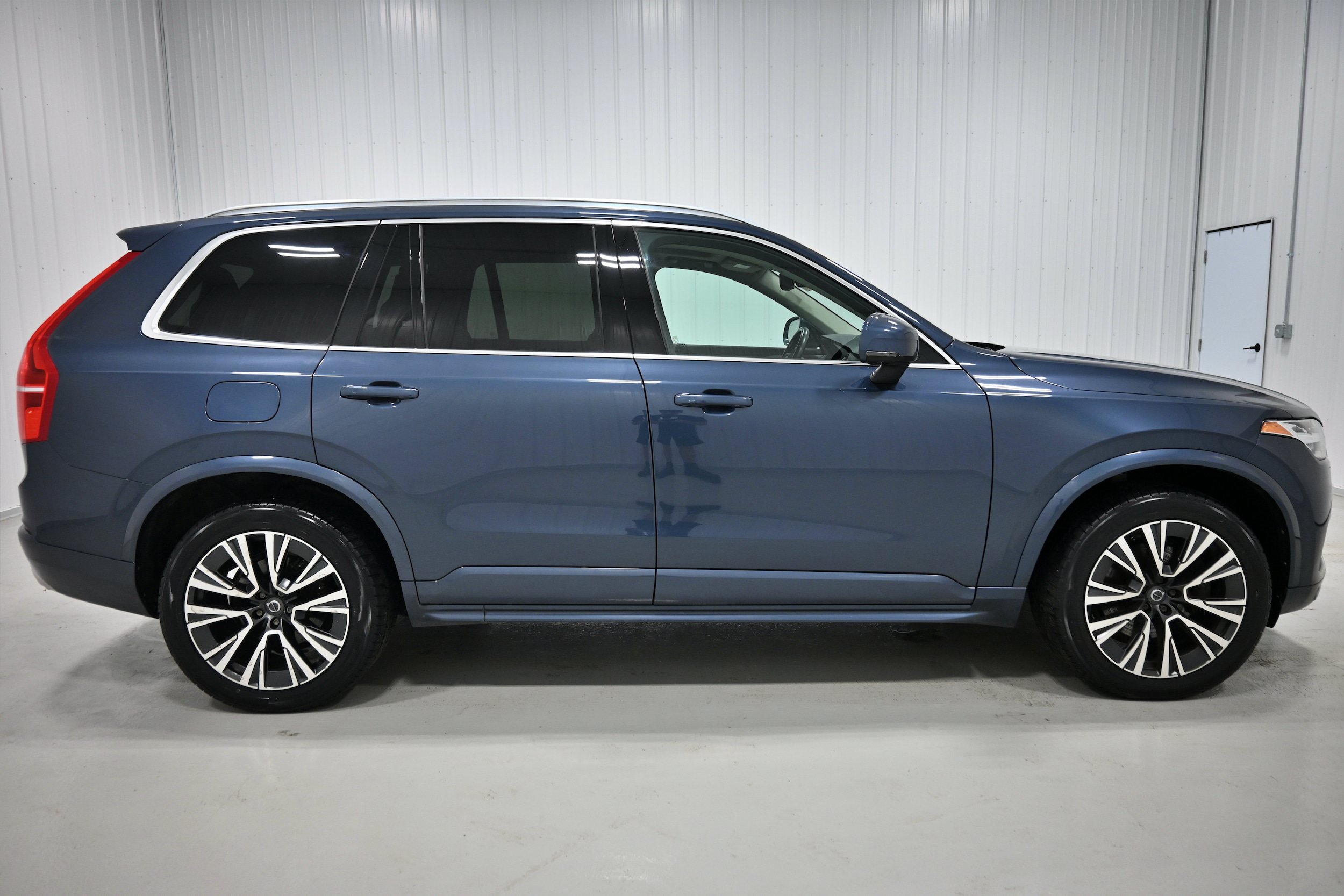 Used 2021 Volvo XC90 T5 Momentum w/ Climate Package AWD/4WD image 39