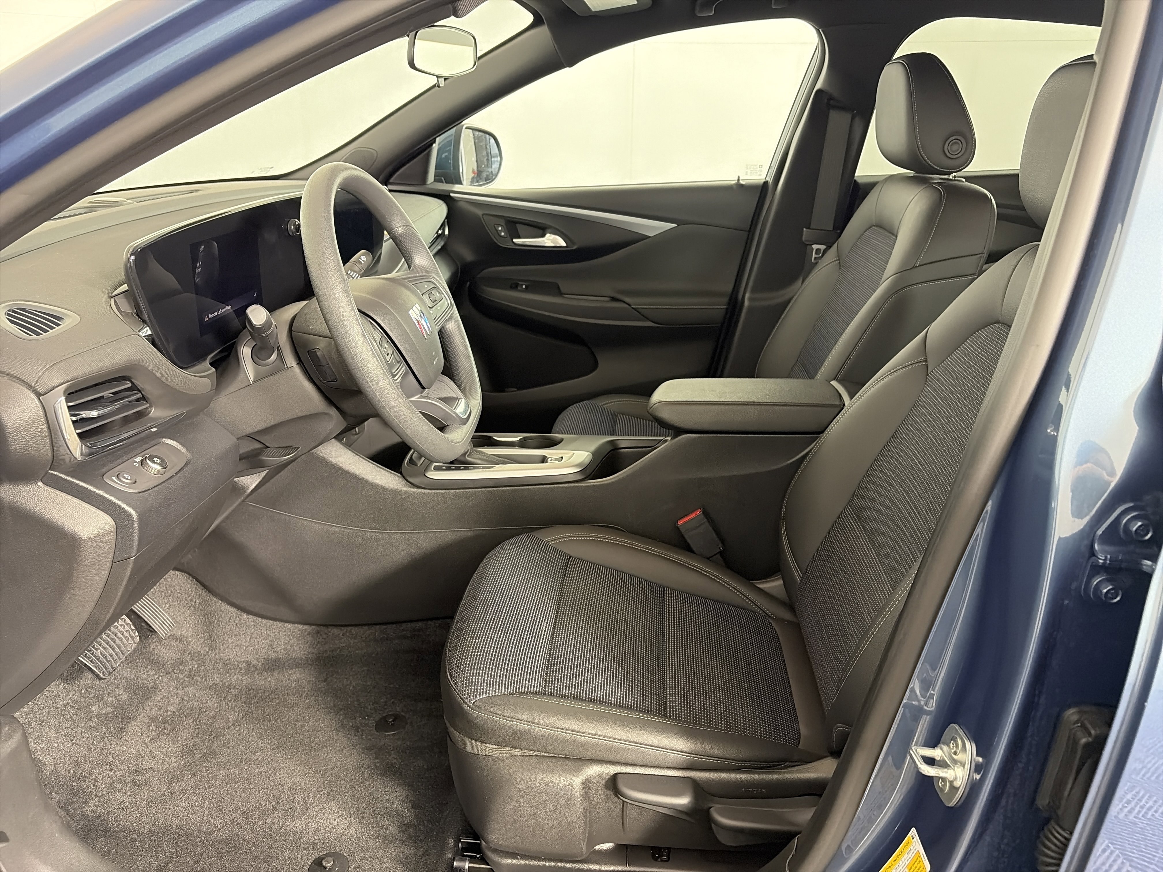 Certified 2025 Buick Envista Preferred FWD image 6