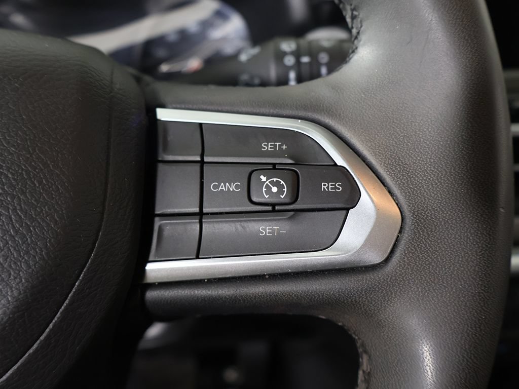 Used 2024 Jeep Compass Latitude w/ Sun and Sound Group AWD/4WD image 44