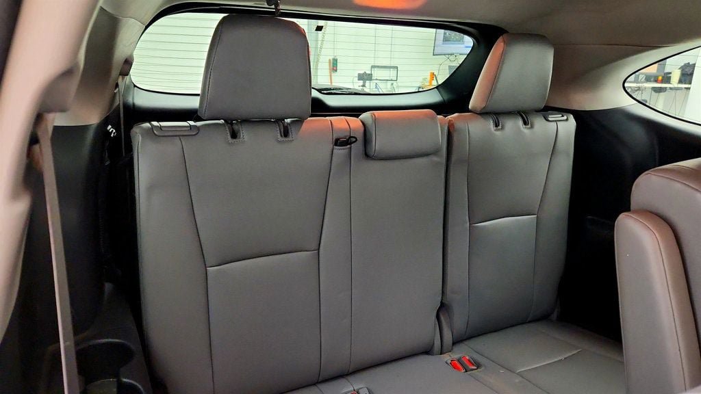 Used 2022 Toyota Highlander XLE AWD/4WD image 21