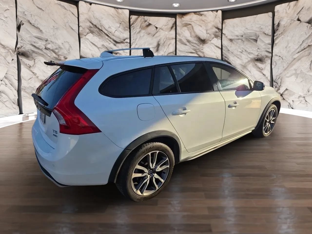 Used 2015 Volvo V60 T5 Cross Country w/ Protection Package AWD/4WD image 59