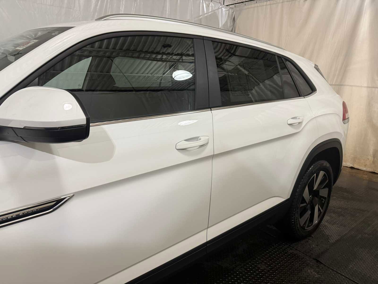 Certified 2024 Volkswagen Atlas Cross Sport SE image 7