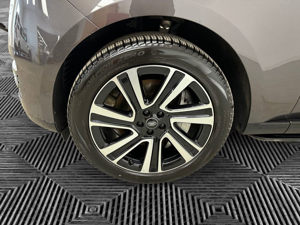 Used 2023 Land Rover Range Rover SE image 14