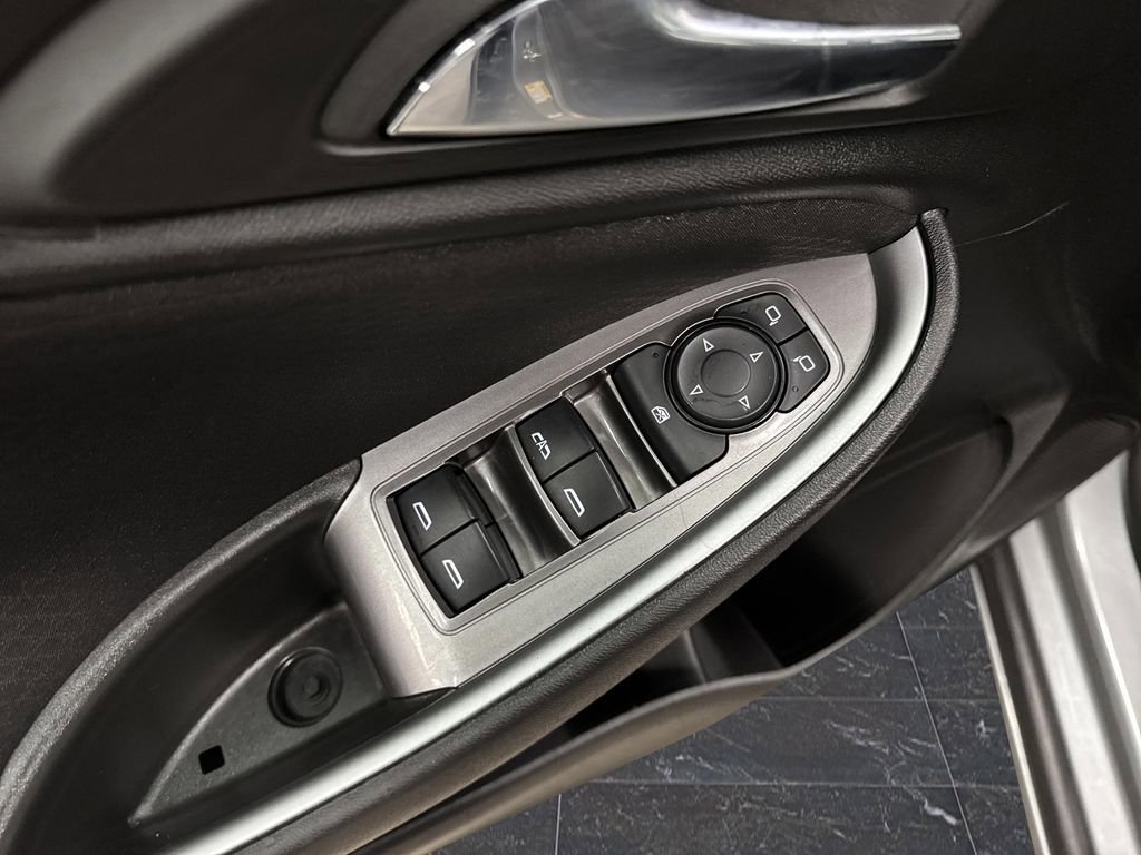 Used 2024 Chevrolet Malibu LT image 26