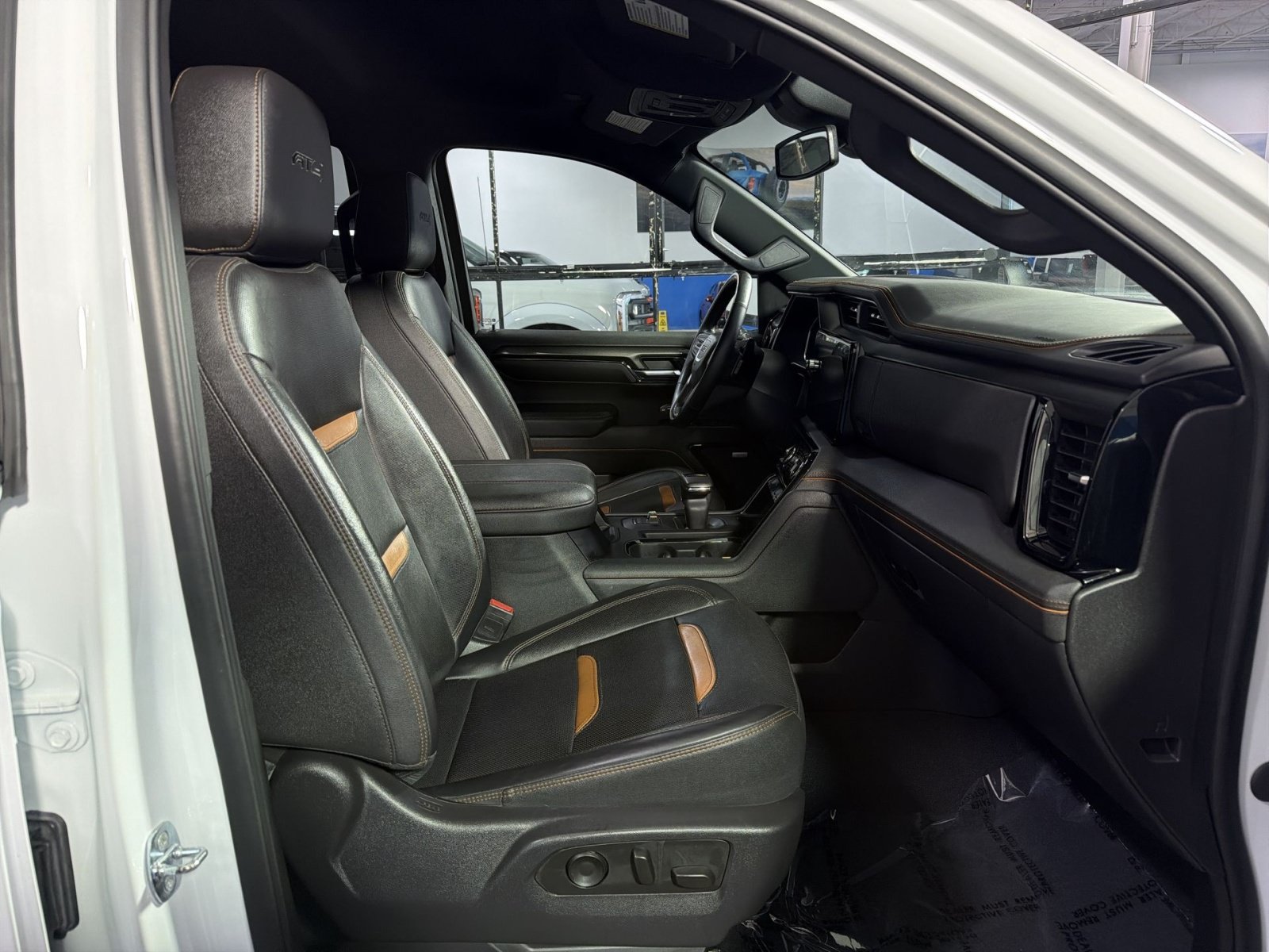 Used 2023 GMC Sierra 1500 AT4 w/ AT4 Premium Package AWD/4WD image 24