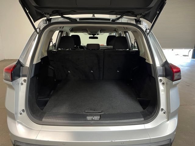 Used 2024 Nissan Rogue S AWD/4WD image 16