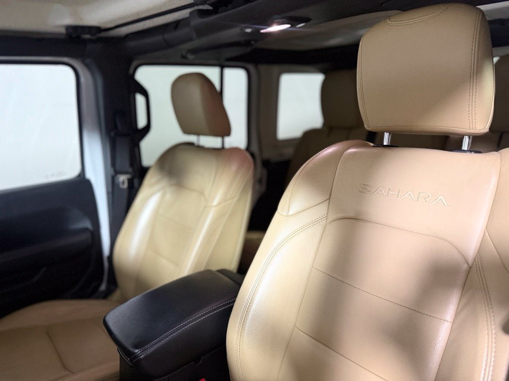 Used 2018 Jeep Wrangler Unlimited Sahara w/ Uconnect 4C Nav & Sound Group AWD/4WD image 21