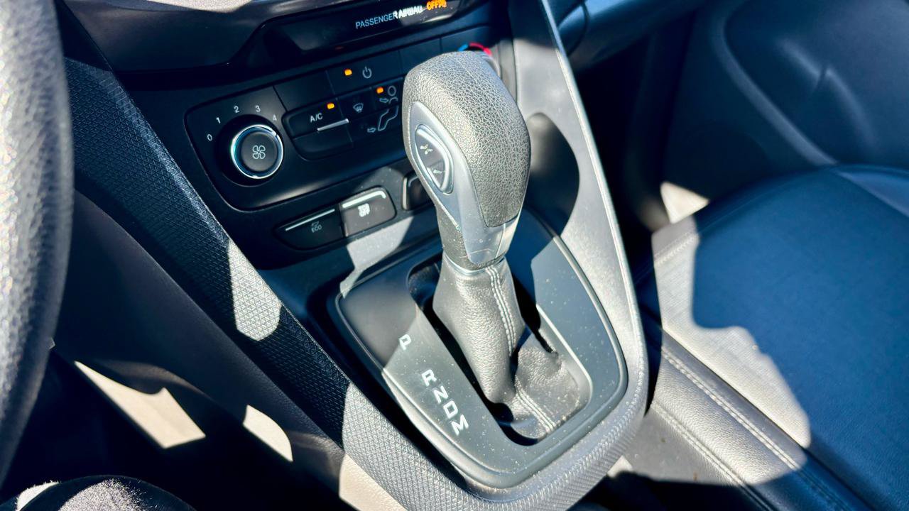 Used 2020 Ford Transit Connect XL FWD image 18