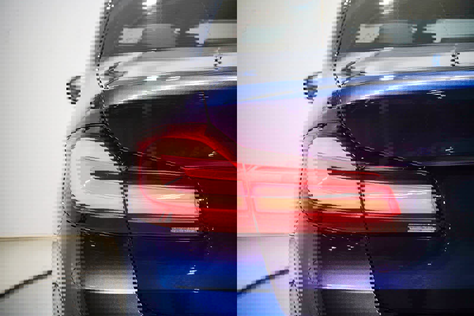 Used 2023 BMW 530i w/ Premium Package image 9