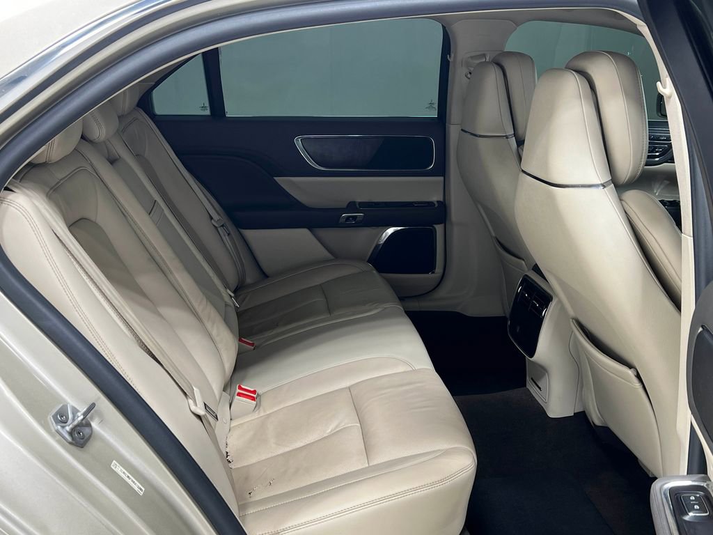 Used 2017 Lincoln Continental Select w/ Climate Package image 31