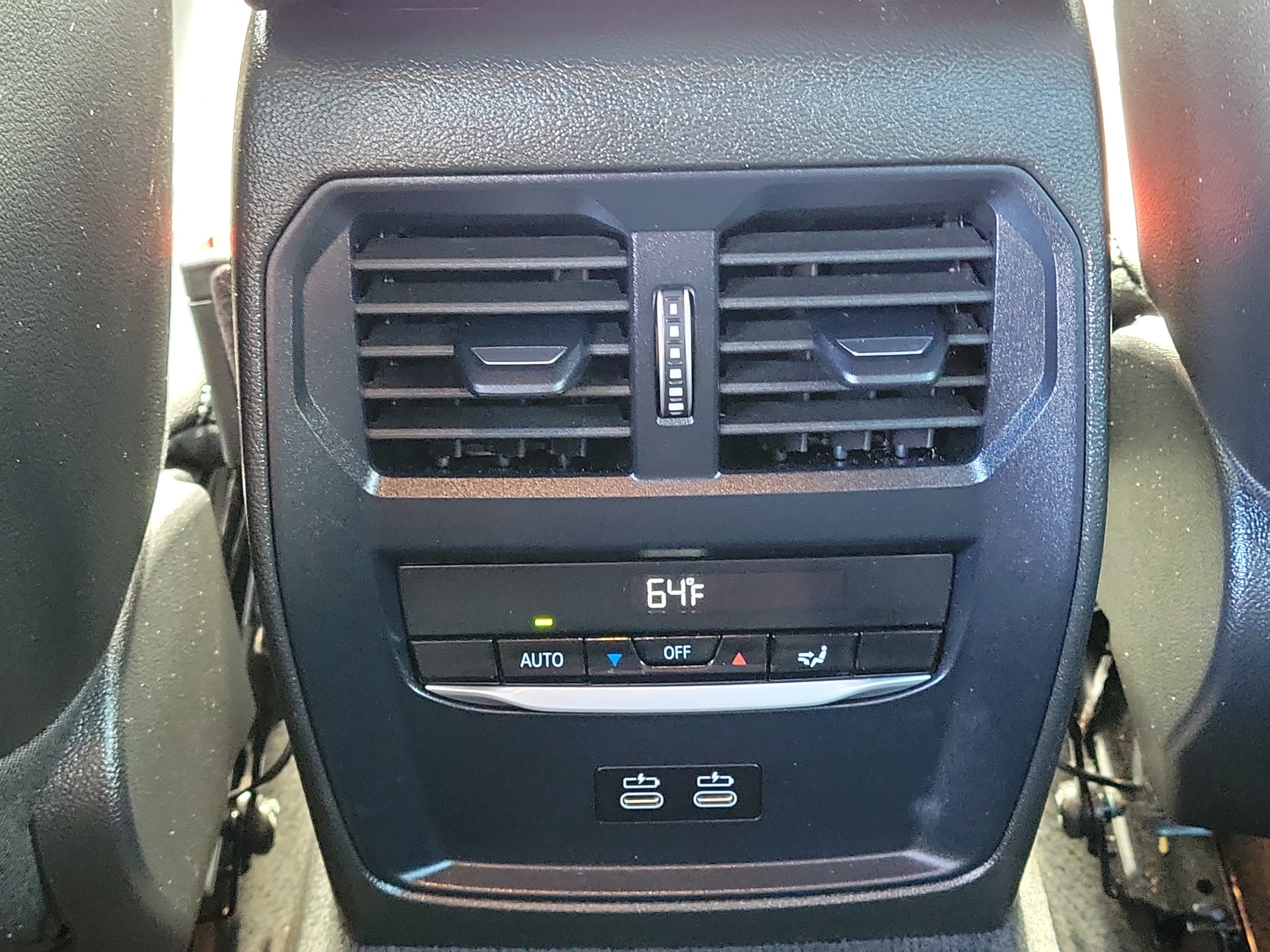 Used 2024 BMW 330i Sedan w/ Convenience Package RWD image 11