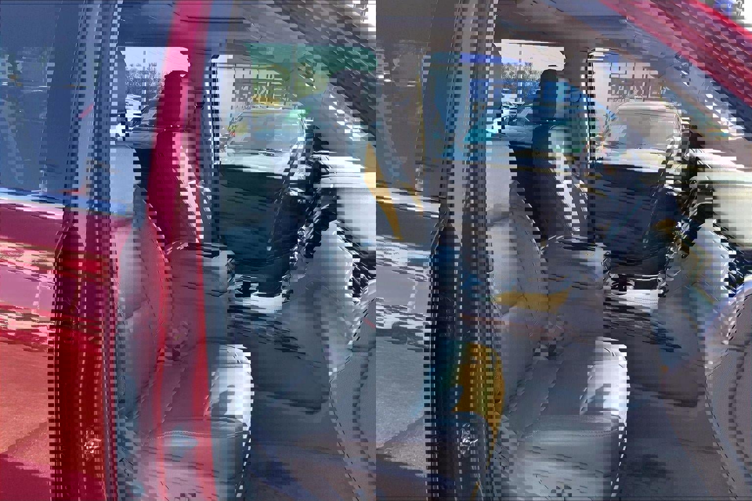 Used 2015 GMC Yukon XL SLT w/ Open Road Package AWD/4WD image 7